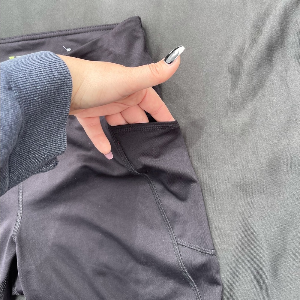 Black leggings w/ pockets